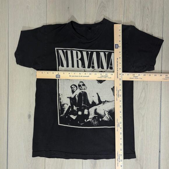 Nirvana graphic print size medium black t shirt from 2013 - Picture 4 of 5